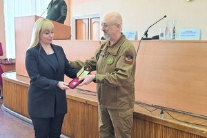 В Днепропетровскую область приехал министр обороны Резников фото 5