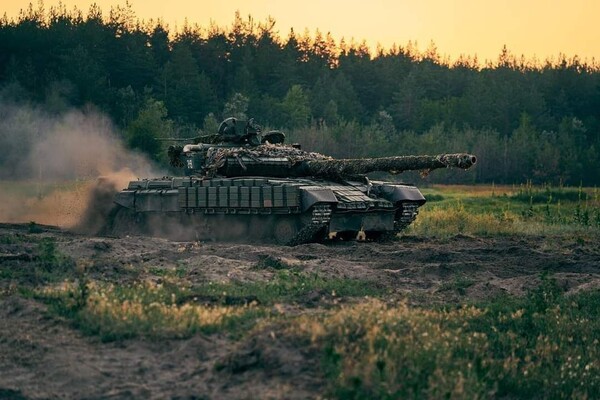 &quot;Буде тепер чисто, зручно і акуратно&quot;: мешканці найдовшого у Дніпрі будинку розповіли про ремонт у своїх дворах  фото