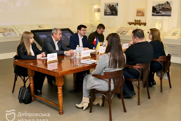 Філатов обговорив з послом Австрії Бенкьо довгострокову підтримку Дніпра та допомогу у повоєнній відбудові  фото 6