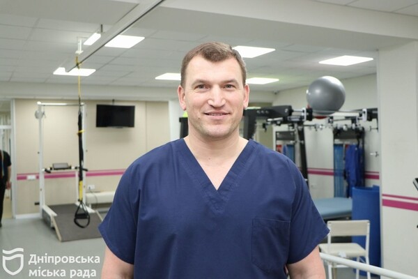  Ставлять на ноги та повертають до повноцінного життя: фахівці реабілітаційного центру Дніпра продовжують надавати всебічну допомогу військовим  фото