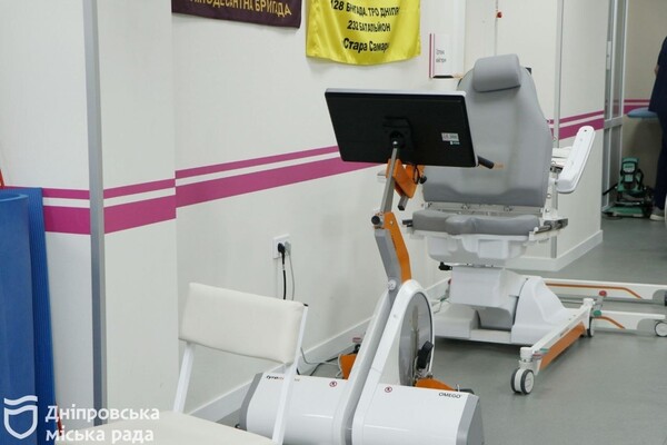  Ставлять на ноги та повертають до повноцінного життя: фахівці реабілітаційного центру Дніпра продовжують надавати всебічну допомогу військовим  фото 5