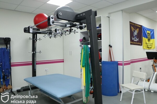  Ставлять на ноги та повертають до повноцінного життя: фахівці реабілітаційного центру Дніпра продовжують надавати всебічну допомогу військовим  фото 8