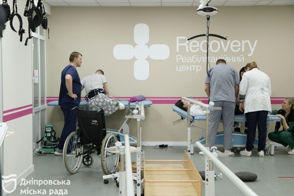  Ставлять на ноги та повертають до повноцінного життя: фахівці реабілітаційного центру Дніпра продовжують надавати всебічну допомогу військовим  фото 10