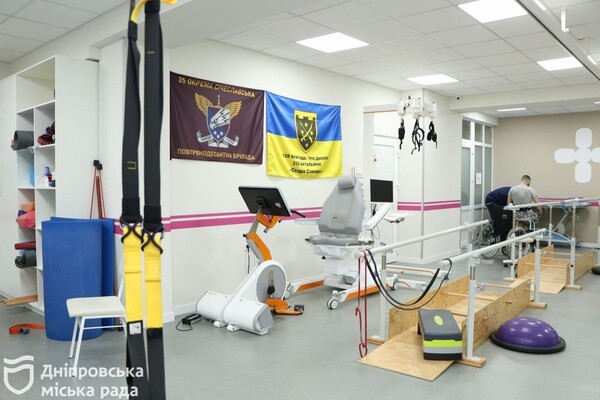  Ставлять на ноги та повертають до повноцінного життя: фахівці реабілітаційного центру Дніпра продовжують надавати всебічну допомогу військовим  фото 11