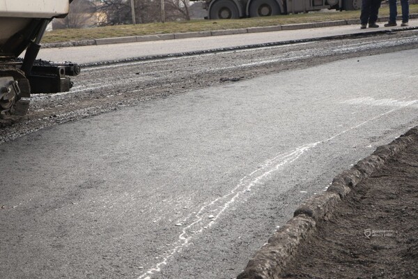 В Днепре стартовал ремонт дорог горячим асфальтированием: где проводятся работы фото 14